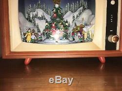 10x8x6 Retro Wood TV Xmas Diorama Moving Skaters Music Lights NEW