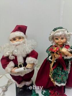 1980s Kmart Trim A Home Animated 18 Mr. & Mrs. Claus Works Lightbulb Burnt Out