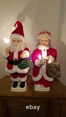 1990 Telco Motionette Santa Claus And Mrs. Claus 24 Motorized Figures in Box