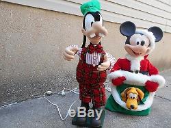 1996 Santa's Best Mickey Unlimited Mickey Mouse & Animated Goofy Christmas Telco