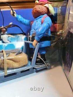 2002 Rudolph Yukon's Sled & Dog Team Collector Set NIB