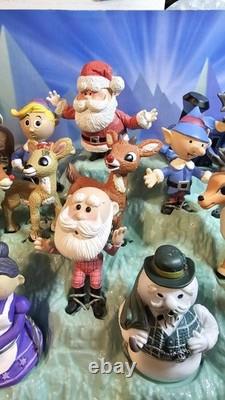 2003 Rudolph The Red-Nosed Reindeer Holiday Figurine Collection NIB