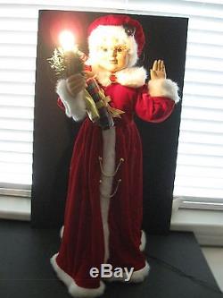 2005 CHRISTMAS 28 MUSICAL MOTIONETTE ANIMATED/LIGHTED MRS CLAUS withADAPTOR