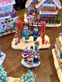 2005 Gingerfrost Lane Lot Of 37 Christmas Village Houses & Figurines Greenbrier