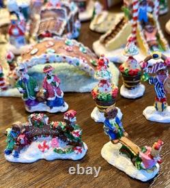 2005 Gingerfrost Lane Lot Of 37 Christmas Village Houses & Figurines Greenbrier