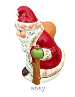 2006 EUC #131 Vaillancourt Folk Art Striding Father Christmas Decor Red Santa