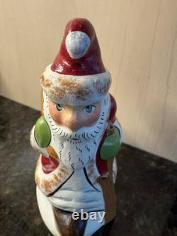 2006 EUC #131 Vaillancourt Folk Art Striding Father Christmas Decor Red Santa