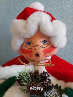 32 VTG 2004 AnnaLee CAROLING Mrs Claus Doll Christmas Classic Jinglebell