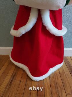 32 VTG 2004 AnnaLee CAROLING Mrs Claus Doll Christmas Classic Jinglebell