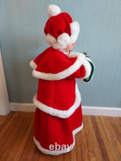 32 VTG 2004 AnnaLee CAROLING Mrs Claus Doll Christmas Classic Jinglebell