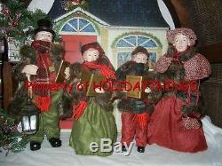 Beautiful 4 Piece Deluxe Caroler Set Musical / Lighted Lantern Christmas Rare B1