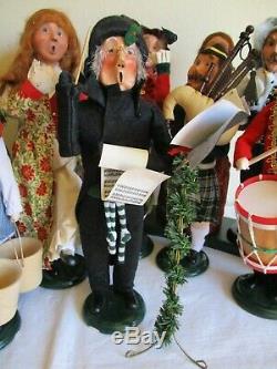 BYERS' CHOICE Carolers 12 DAYS OF CHRISTMAS Entire Set + CONDUCTOR Stand RISERS
