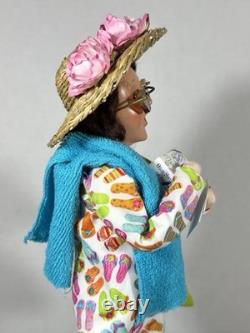 Byers' Choice Auntie Beach Lady Caroler Salt Water Taffy 13 Door County RARE