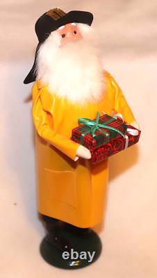 Byers Choice Caroler Fireman Santa With Presents 2016 Christmas