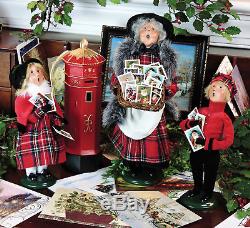 Byers Choice Christmas Card Peddlers With English Mailbox 4-pc Set