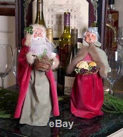 Byers' Choice Santa & Mrs Claus With Bordeaux Wine & Cheese New Carolers