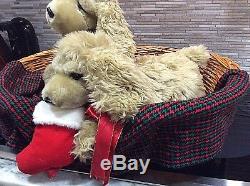 Christmas Animated Golden Retriever Puppies Dogs in Wicker Basket