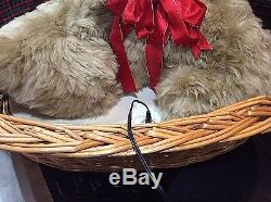 Christmas Animated Golden Retriever Puppies Dogs in Wicker Basket