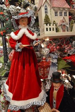 Christmas Caroler Family set 4 18 inches tall rzchtw 3400769 NEW RAZ Town Square