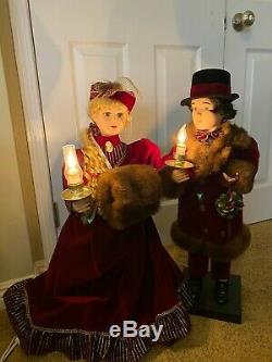 Christmas Motionette ANIMATED VICTORIAN COUPLE