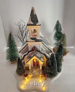 DEPT 56 SNOW VILLAGE Winters Frost WOODDALE CHURCH Holiday/Winter/Christmas