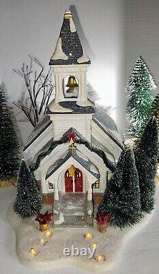 DEPT 56 SNOW VILLAGE Winters Frost WOODDALE CHURCH Holiday/Winter/Christmas