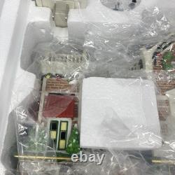 Dept 56 Christmas Village Visiting Santa At Finestroms 2005 Gift Set 56.59243