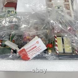 Dept 56 Christmas Village Visiting Santa At Finestroms 2005 Gift Set 56.59243