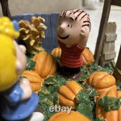Dept 56 The Great Pumpkin Charlie Brown! Peanuts Halloween Figurine Lit Video