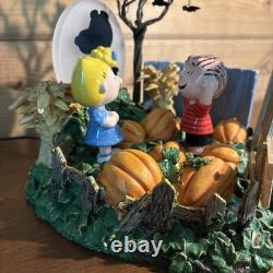 Dept 56 The Great Pumpkin Charlie Brown! Peanuts Halloween Figurine Lit Video