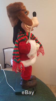 Disney Animated Christmas Holiday Singing Goofy