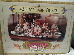 EUC Grandeur Noel 42 Piece Train Village 2001 Collectors Edition 100% Complete