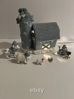 Encore 2000 Snow Buddies Snowville Barn with Silo #94934 Rare 5 Minis