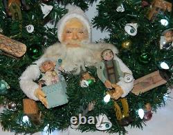 GENUINE 18 Norma DeCamp Lighted SANTA CLAUS WREATH Loaded with Handmade TOYS