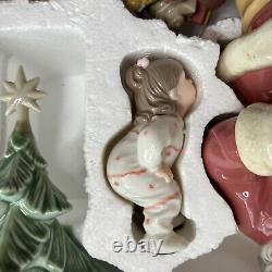 Grandeur noel 2001 Porcelain Christmas Scene complete in box! HARD TO FIND
