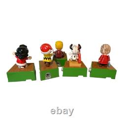 Hallmark PEANUTS Christmas Dance Party Music Full Set of 5 Figures 3 Lights