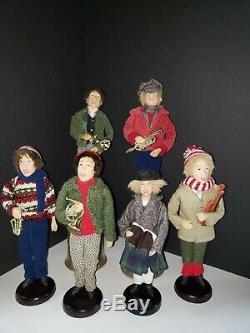 Holiday Christmas Carolers 6 Figurines 4 Men & 2 Women VINTAGE