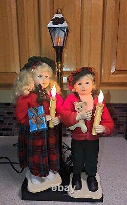 Holiday Creations Lighted Animated Motion Figures and lighted lampost 1993 VTG