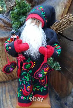 LYNN HANEY HUNGARIAN CHRISTMAS SANTA VIVID EMBROIDERY 18 year 1994 Signed RARE