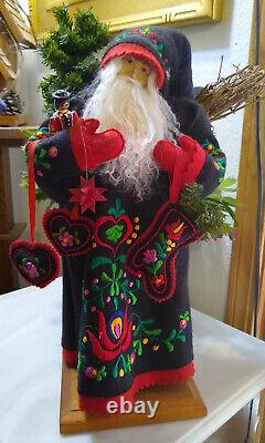 LYNN HANEY HUNGARIAN CHRISTMAS SANTA VIVID EMBROIDERY 18 year 1994 Signed RARE