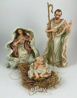 Lenox A King is Born Nativity Holy Family MARY JOSEPH & BABY JESUS