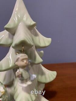 Lenox The Snoopy and Friends Christmas Tree READ Description