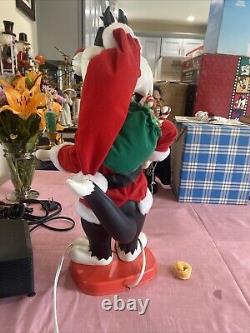 Looney Tunes Sylvester cat animated 1997 motionette Xmas Santa