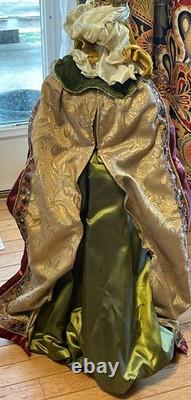 Mark Roberts Florentine Three Wisemen 28-30 Rich Fabrics with Elaborate Trim