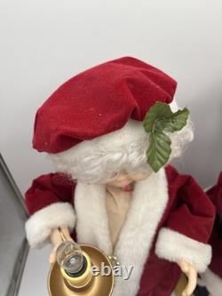 Motrix Industries 1992 Animated Lighted Santa and Mrs Claus 24 Tested working