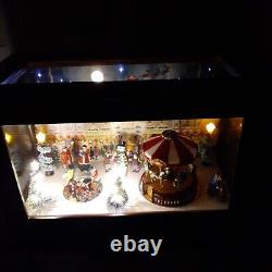 Mr Christmas Heirloom Music Box Animated Illuminated Musical Cracker Barrel Xmas