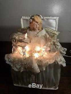 RARE TELCO Motionette ANGEL Treasure Chest CHRISTMAS LIGHTED ANIMATED Porcelain