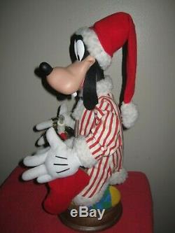 Rare Disney 1997 Santa's Best ANIMATED With Candle Light Goofy Christmas VIDEO