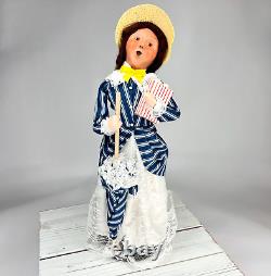 Rare Htf 2012 Byers Choice Popcorn Family Woman With Parasol And Popcorn Mint