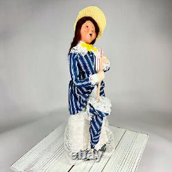 Rare Htf 2012 Byers Choice Popcorn Family Woman With Parasol And Popcorn Mint